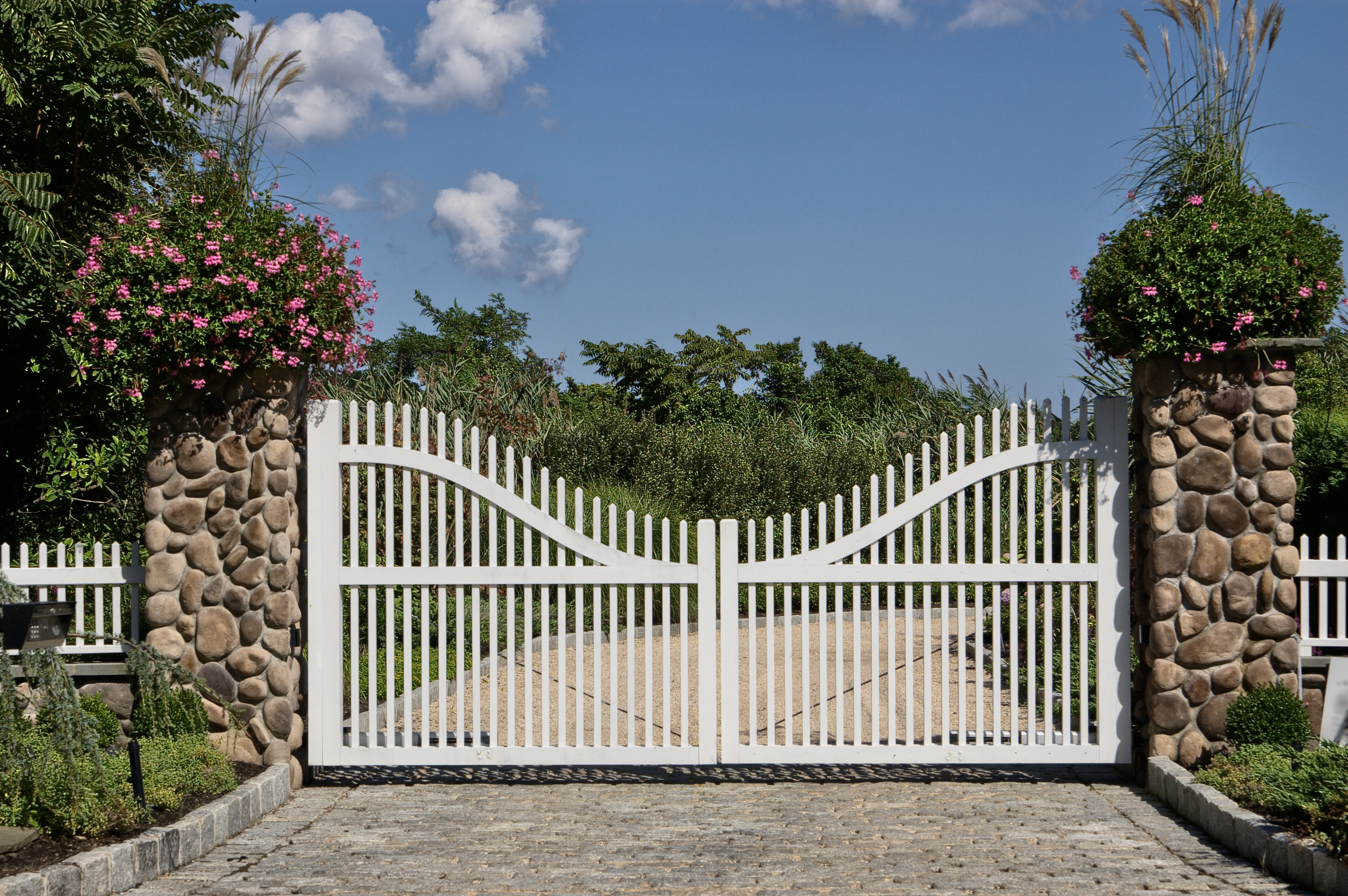 How Can I Make Sure That My Gate Works In The Winter? - Hercules Fence