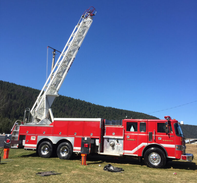 1991 Superior 105 foot Quint 1500/500 (Q1202) Fenton Fire