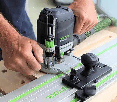 Routing a groove in wood » Guide to using the router