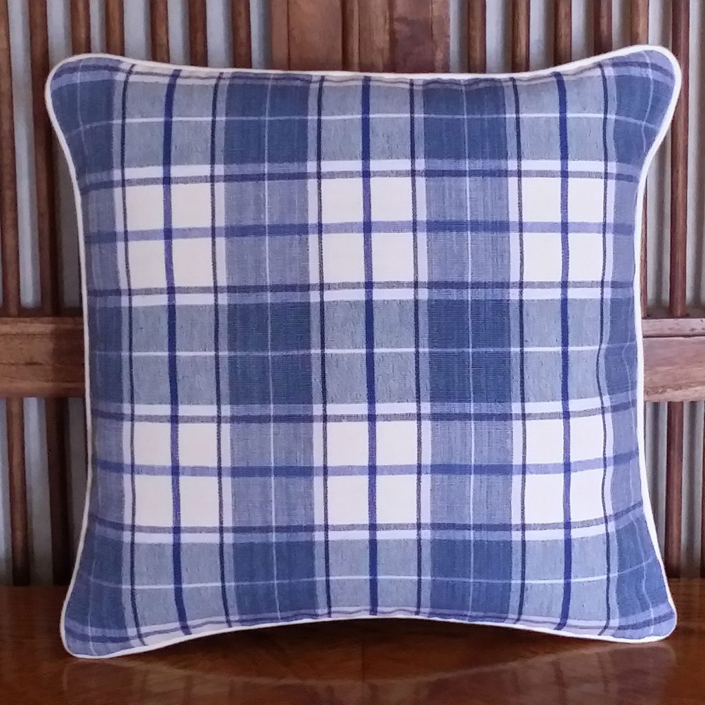 New England Light Navy Blue Double Check Cushion 31x31cm ffosse