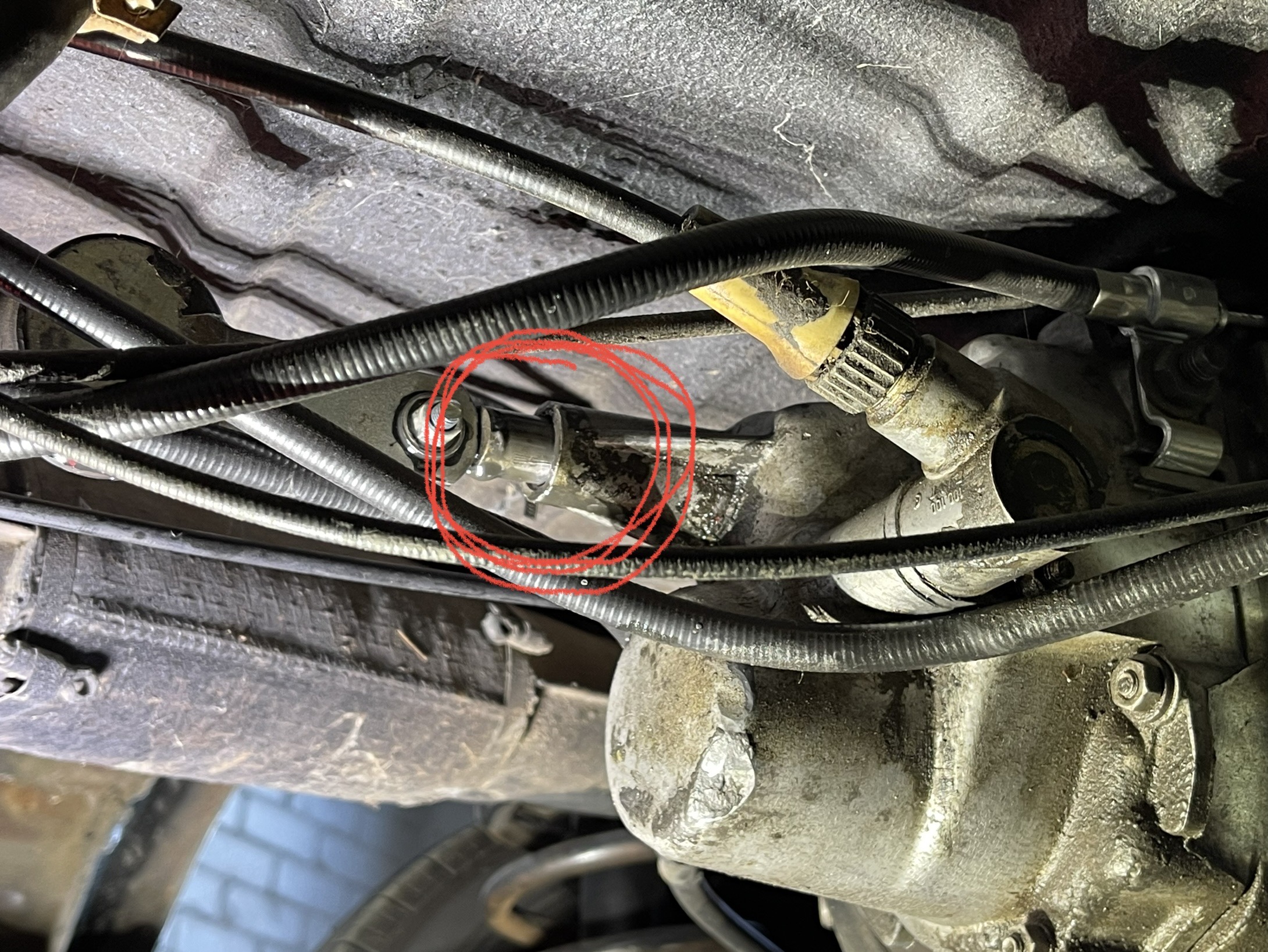 1968 Fiat 500 gear box leak FIAT 500 (Classic) The FIAT Forum