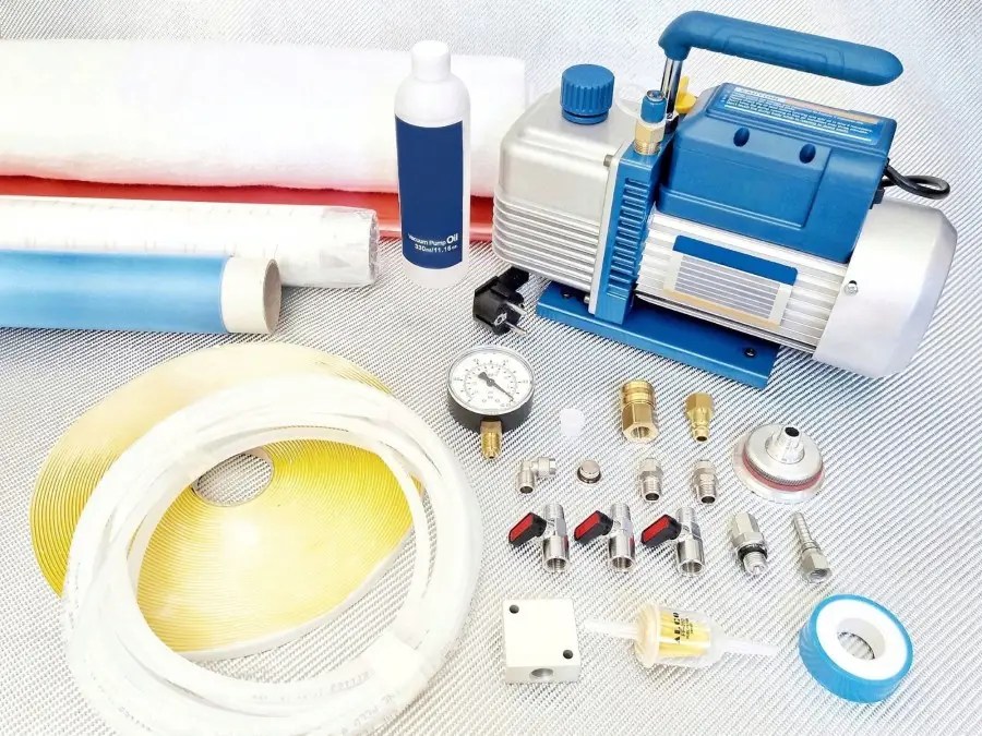 Vacuum kit with medium pump