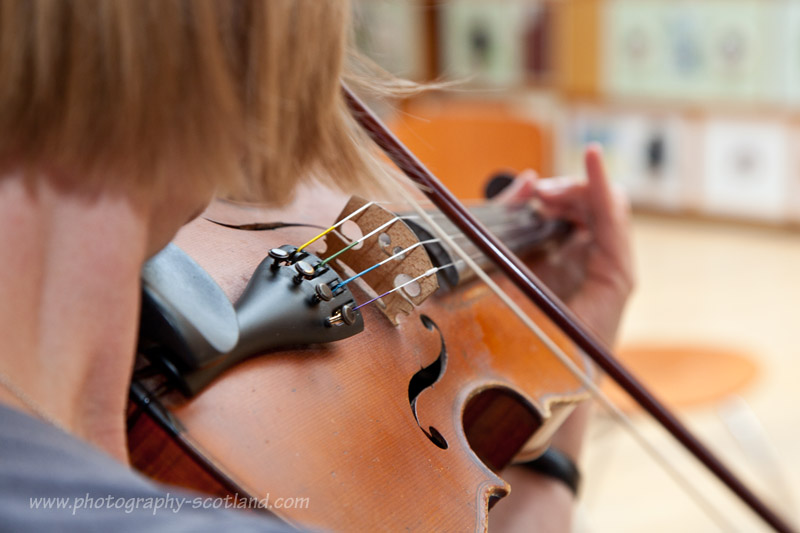 Learn to play the fiddle Fiddle lessons. and