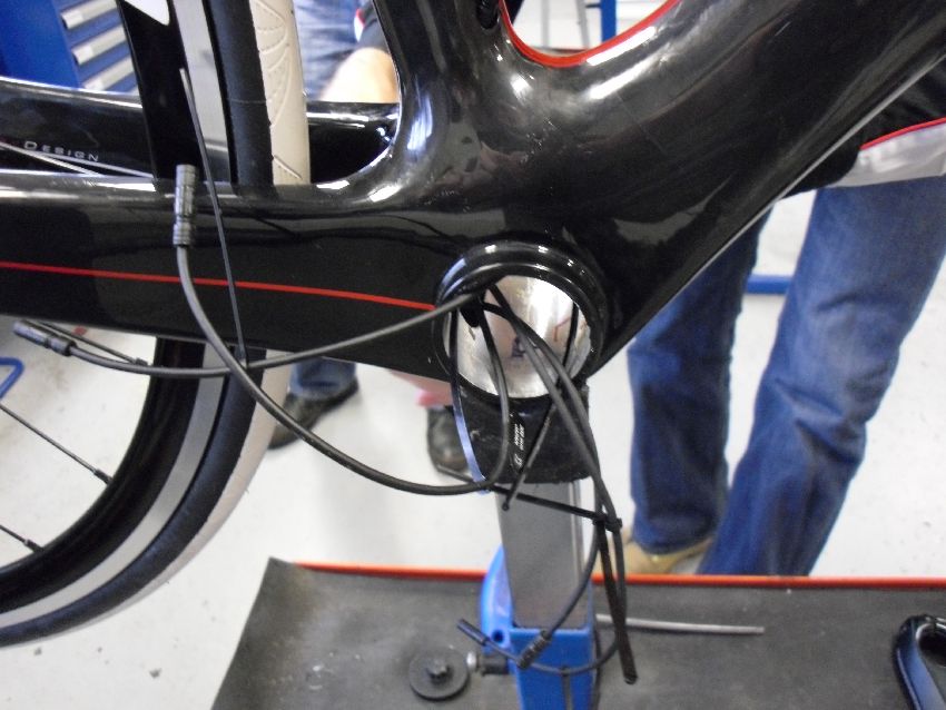 Montage 'tips and tricks' Shimano Di2 Ultegra -deel 2 | Fiets.nl - Race