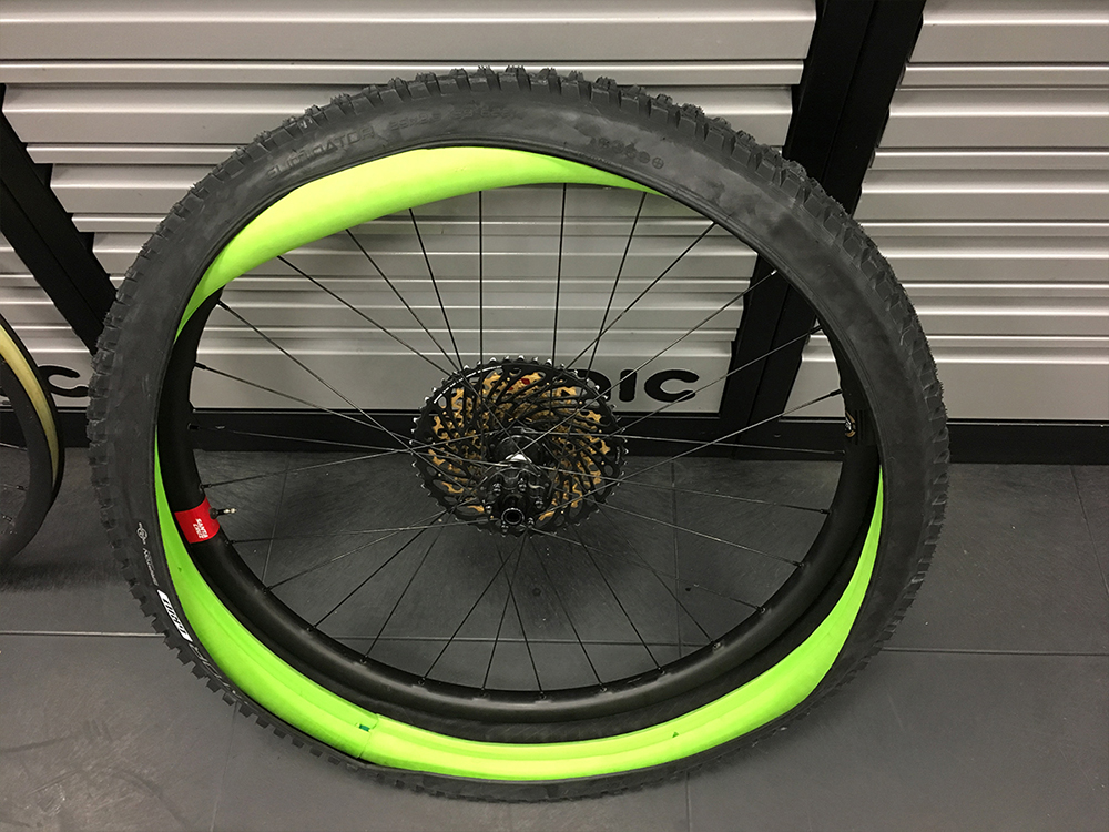 Techniek: Cushcore En Andere Anti-Leksystemen | Fiets.nl - Race En Mtb Website