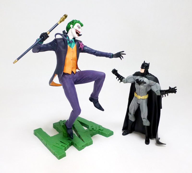 ADVANCE LOOK DC Collectibles DC Core The Joker Statue
