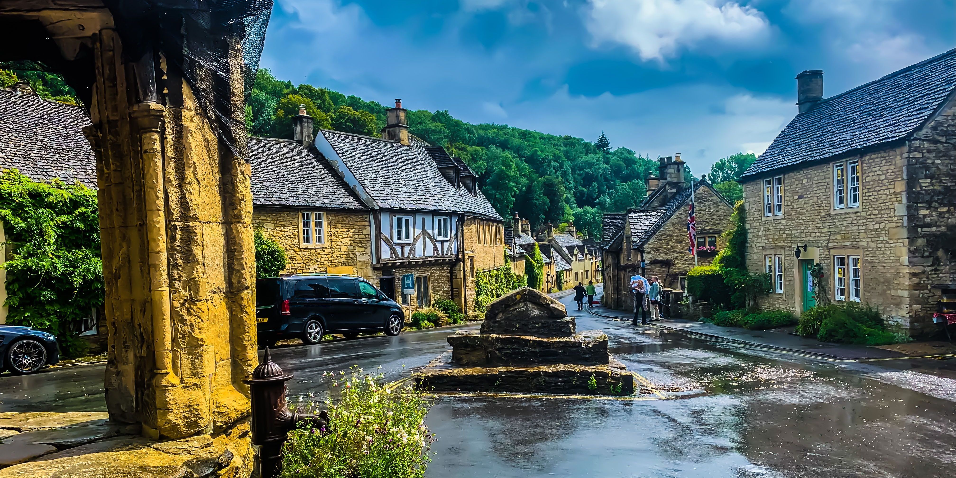 Stonehenge, Bath and The Cotswolds in London Book Tours & Activities