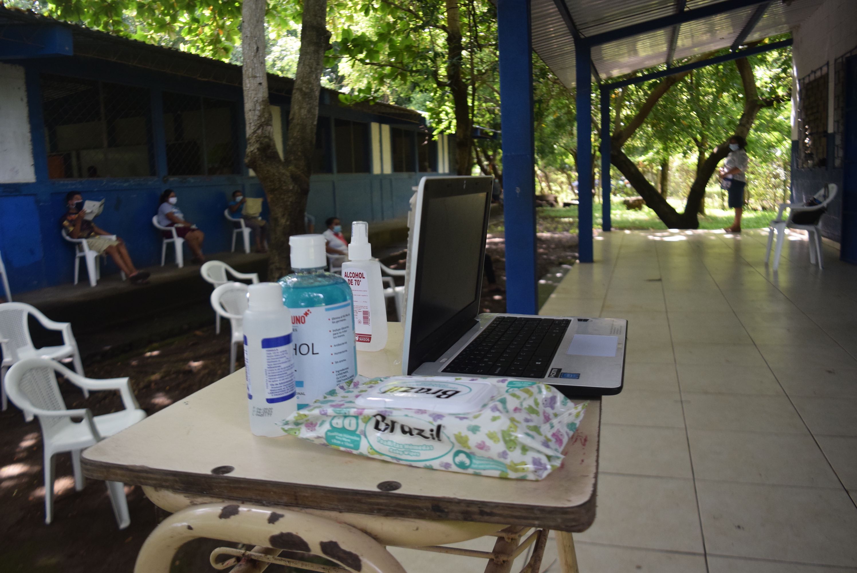 A COMPUTER LAB IN RURAL EL SALVADOR Voices on the Border (Powered by