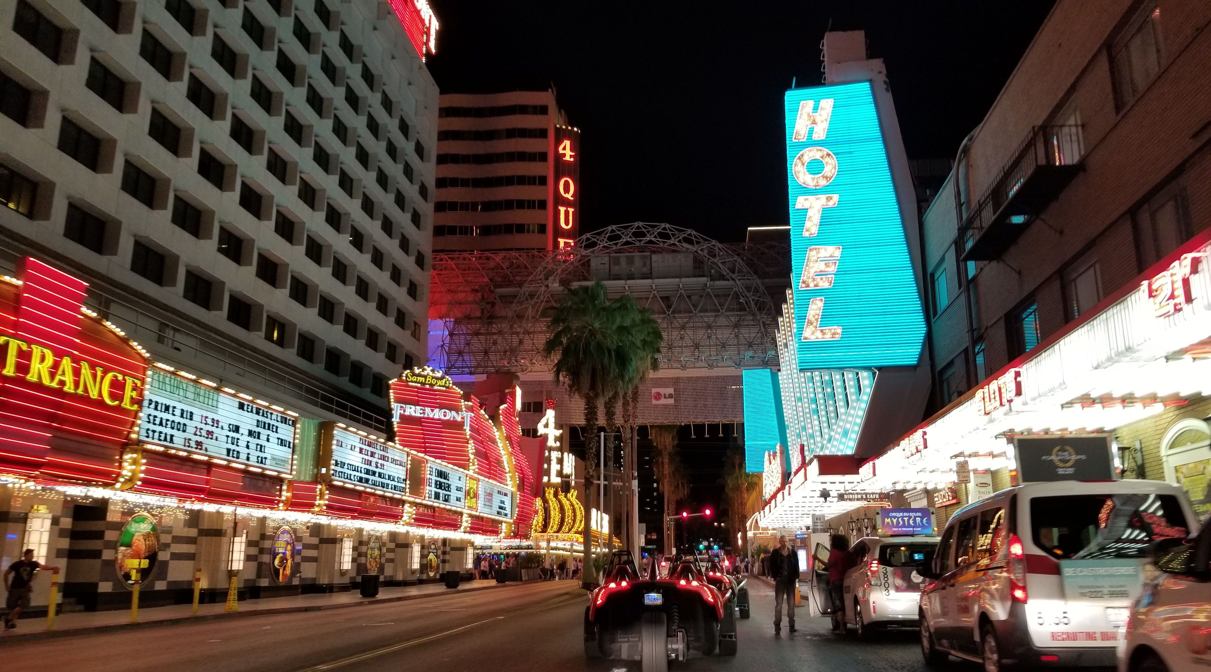 Nighttime Slingshot Tour of the Las Vegas Strip Book Tours