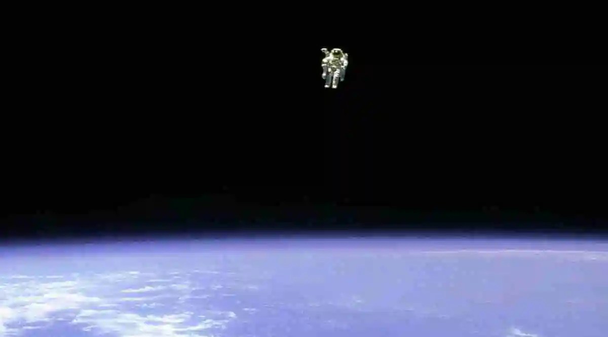 Tethered Away! Terrifying picture of NASA astronaut freefloating in space goes viral TrendRadars