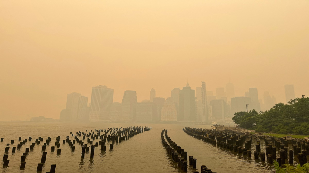 Smoky haze blanketing US, Canada could last for days as wildfires rage