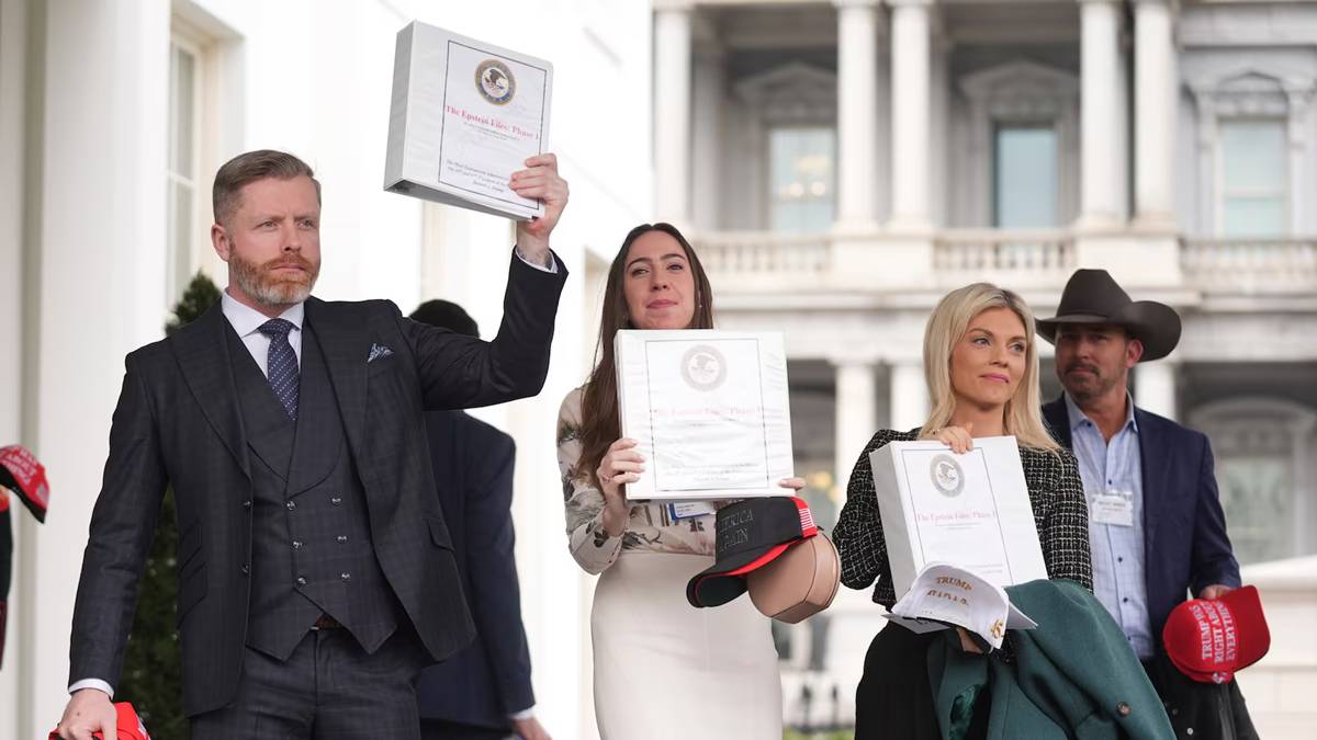Epstein Files 2.0 released; Alec Baldwin and other big stars named for(04)