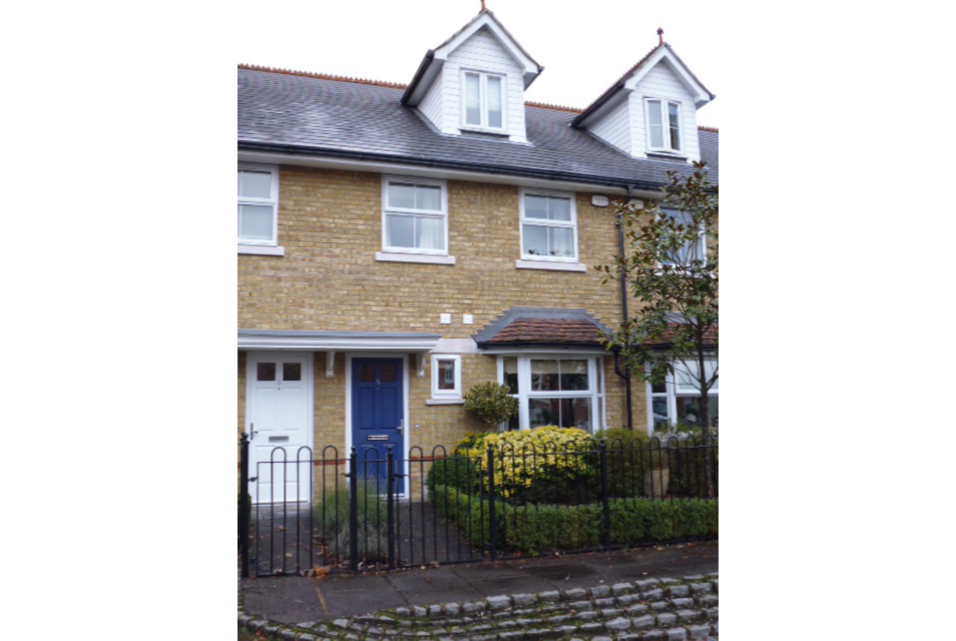 The Mews, Upper Village Road, Sunninghill, Ascot, SL5 7AJ Finchlea