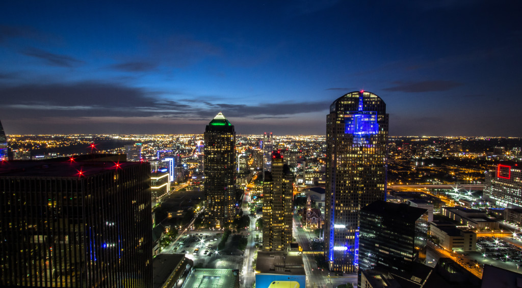 Rooftopping in Dallas Downtown U.S.A. Finding Midnight
