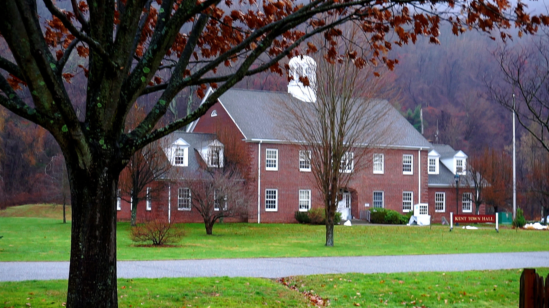 Top “Real Life” Towns like Stars Hollow Finding Stars Hollow