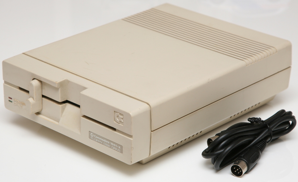 COMMODORE 1541II FLOPPY DISK DRIVE w/serial cable for C64/64/128