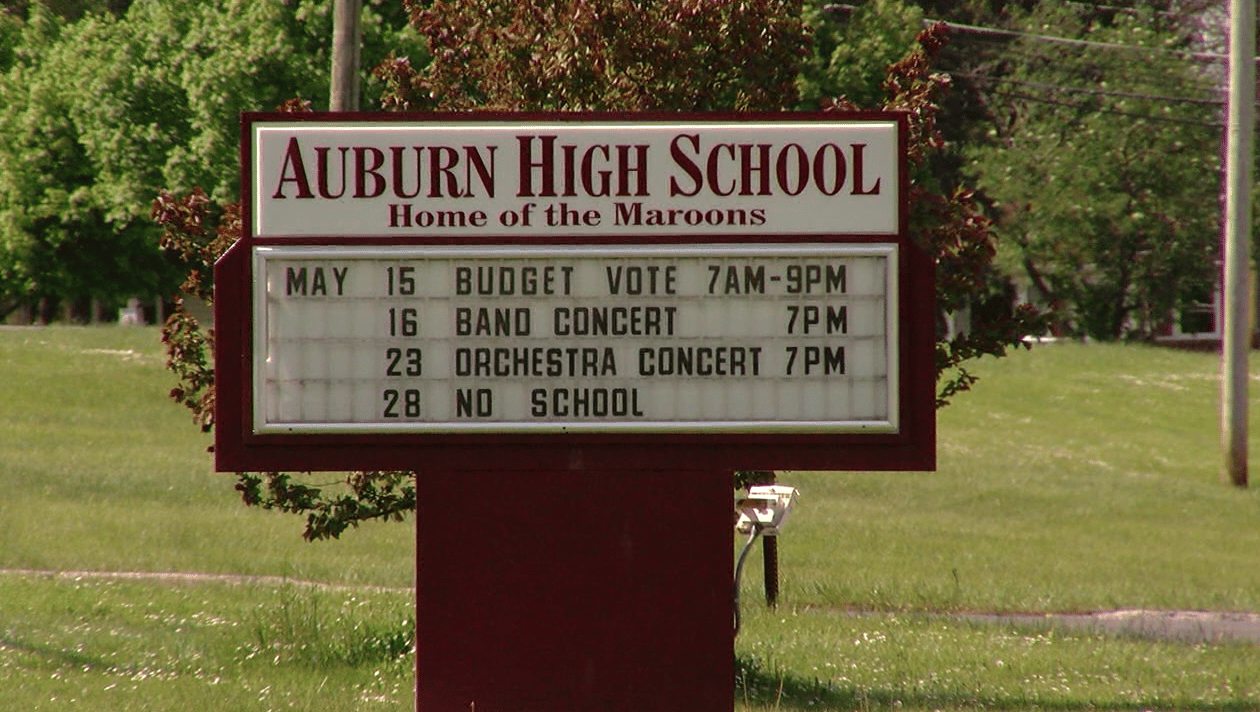 Auburn school district struggling to replace retiring business official