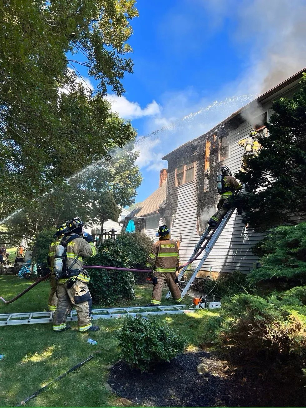 WOODBURY, CY FIREFIGHTER TRAPPED FOR 23 MINUTES DURING MAYDAY RESCUE