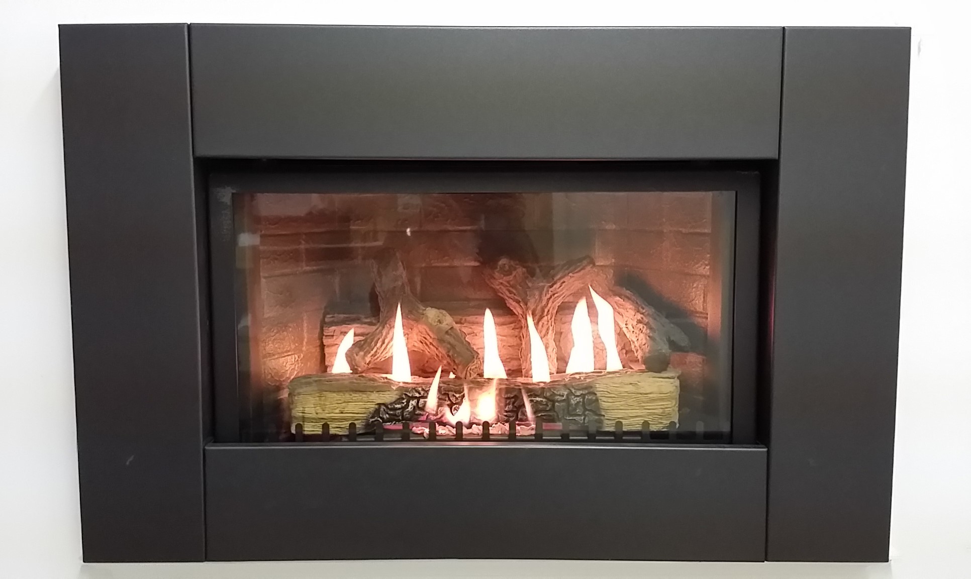 Ventless gas logs can also end up saving you money not just by being more efficient but also by using less gas than the alternative options. FLAME FX Gas Fireplace | FIREPLACE DEPOT