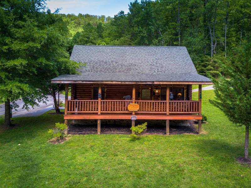 Smoky Mountain RidgeA Smoky GetawayTwo Bedroom Cabin RentalsKing