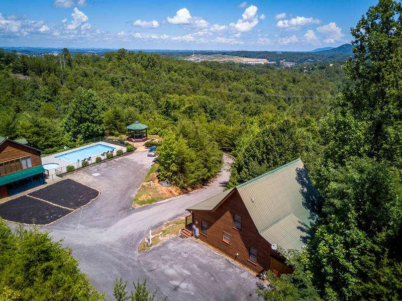 Black Bear LodgePine Mountain 220Two Bedroom Plus Loft Cabin Mountain