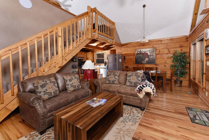 Pigeon One Bedroom Plus Loft Cabin Rental Pool Table Foosball Table Mountain View,Pigeon