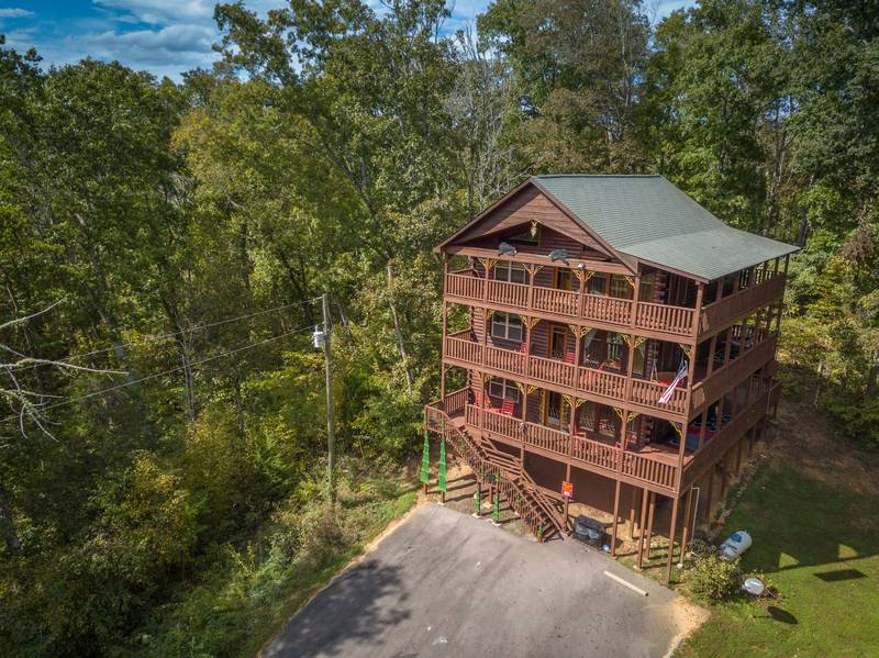 Fireside Chalet and Cabin Rentals Pigeon Tennessee chalets