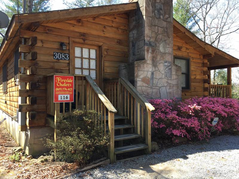 Walden's CreekPigeon Two Bedroom Secluded Cabin