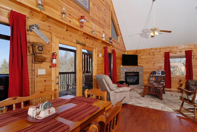 Pigeon Three Bedroom Cabin RentalMy Pigeon Cabin