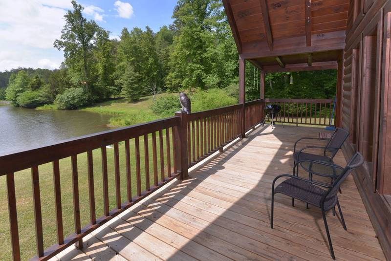 Pigeon Tennessee Convenient Two Bedroom Cabin Rental