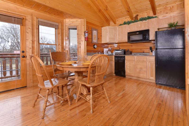River DelightRiver Port Studio Log Cabin Rental