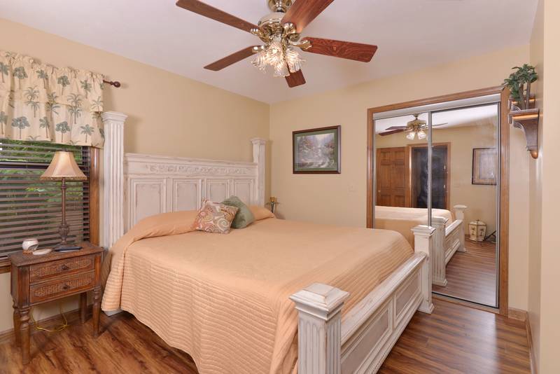 SMOKY MOUNTAIN DREAM Woodridge 2 Bedroom Pigeon Vacation Cabin