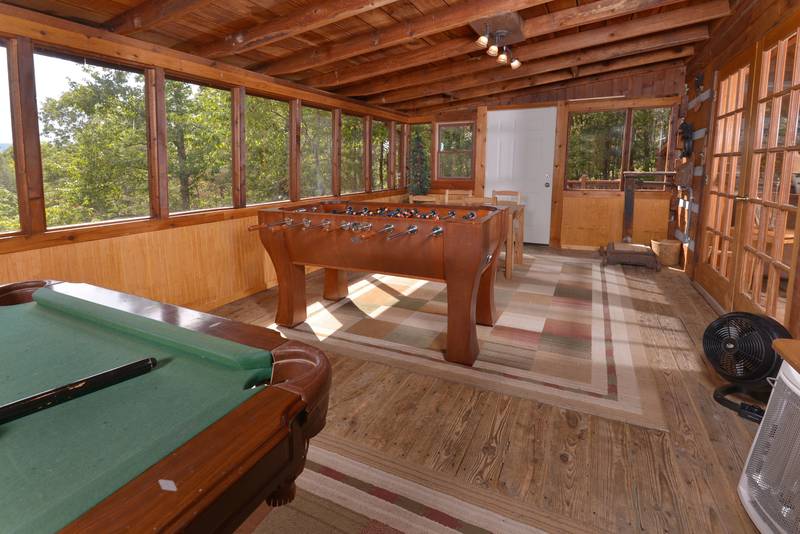 Pigeon One Bedroom Plus Loft Cabin Rental Pool Table Foosball