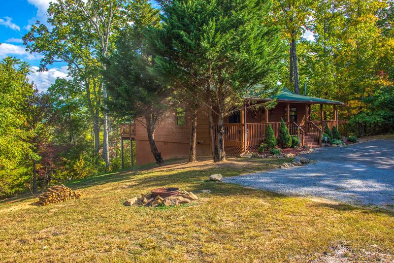 Serenity North Serenity Ridge 941 Log Cabin in Pigeon