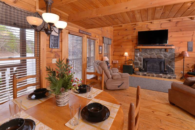 Pigeon 129 Bear Claws One Bedroom Plus Loft1 WhirlpoolHot Tub