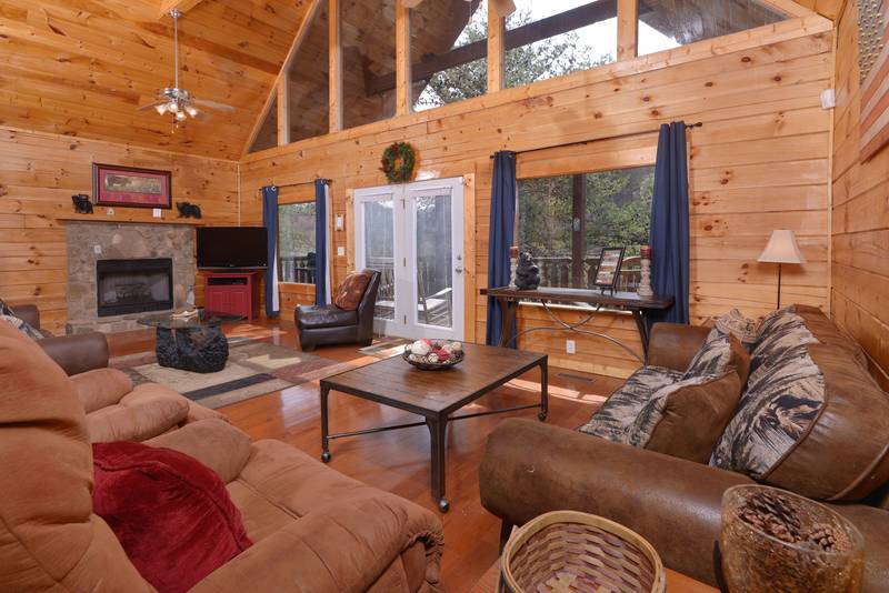 A Touch Above5 Bedroom Log Cabin Rental Swimming Pool Access Hot Tub