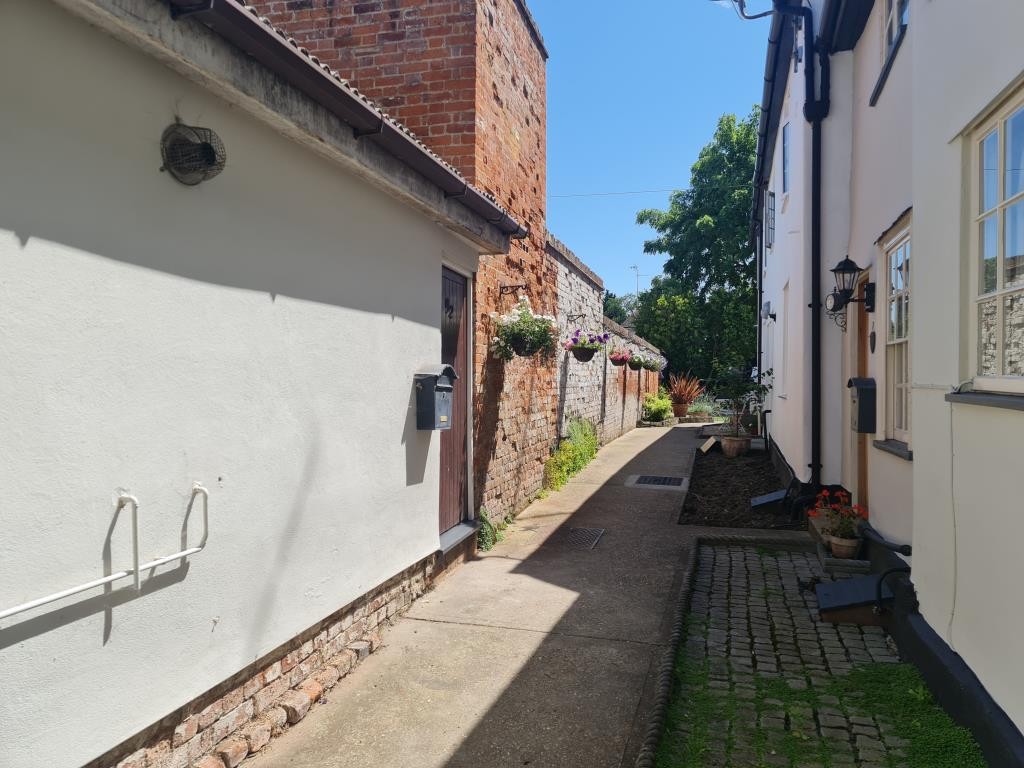 CHURCH STREET, BOCKING, BRAINTREE, ESSEX CM7 5GW, Apartment