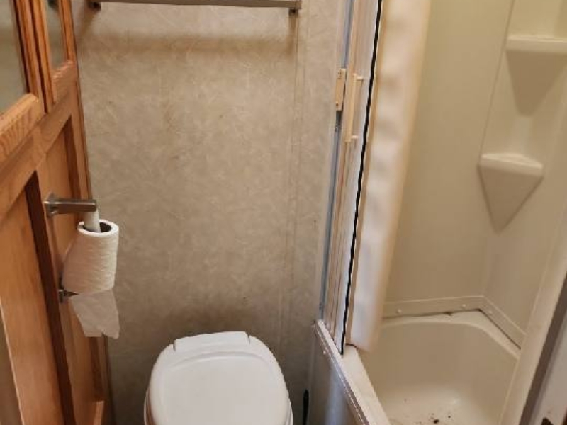 920530 S. 3305 Road RV Space 4 Wellston, Ok 28′ RV 1 bedroom 1bathroom