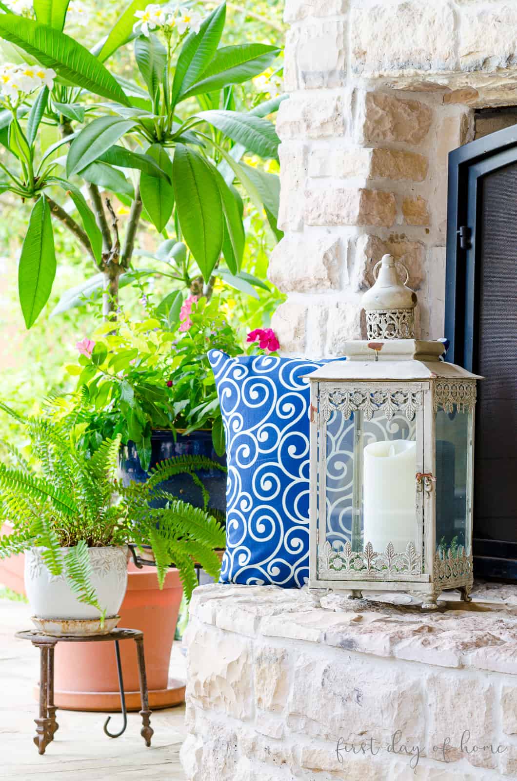 Learn How to Decorate a Lantern for the Outdoors