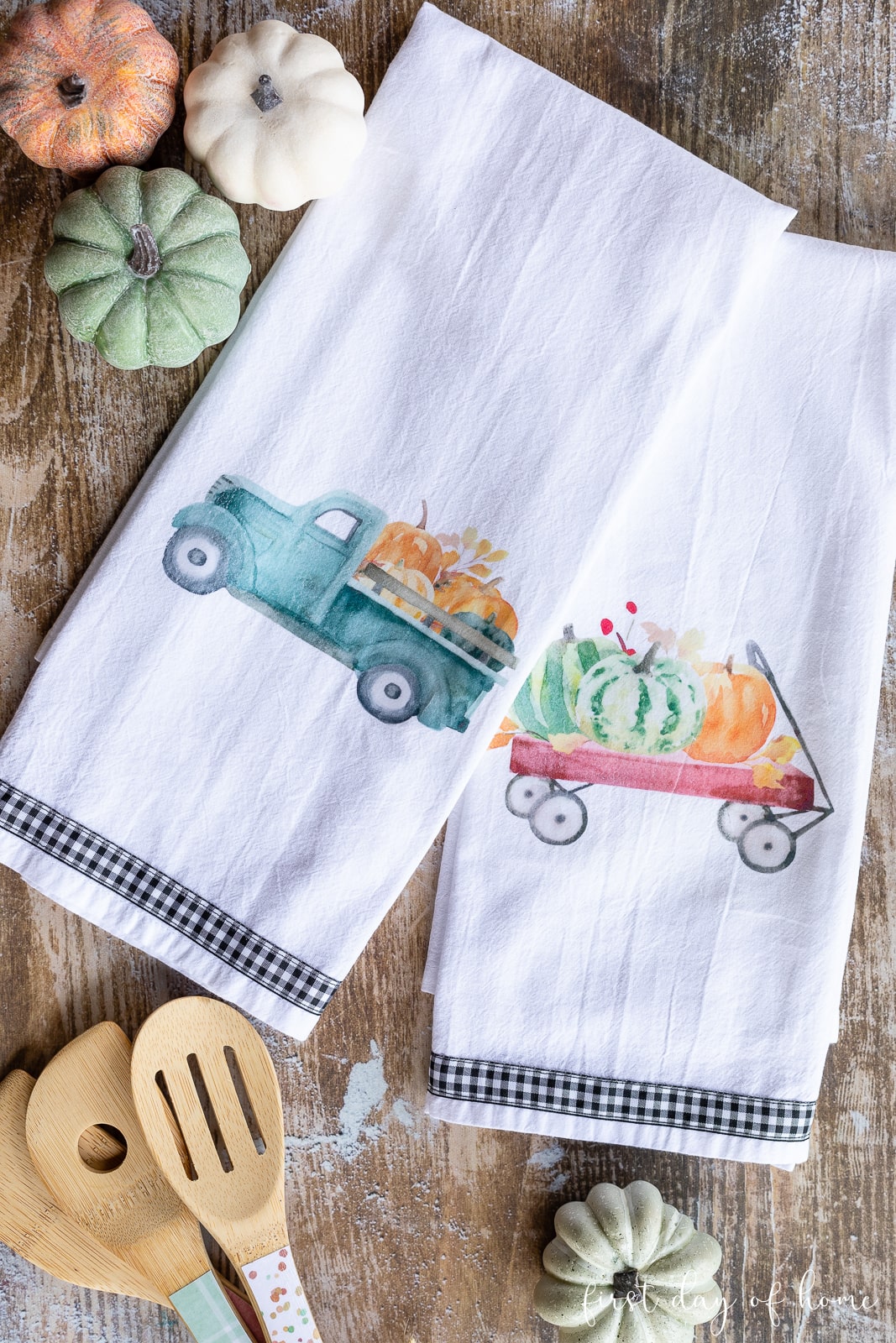 How to Make Beautiful DIY Tea Towels for Gifts