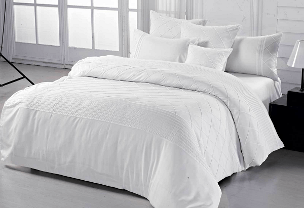 Types of White colored bedding to adorn your bedroom First Else