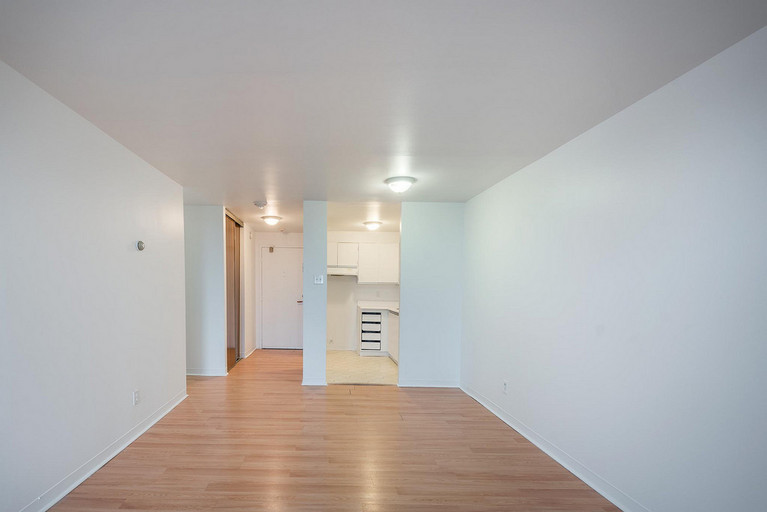 5930 Pie IX First Stays