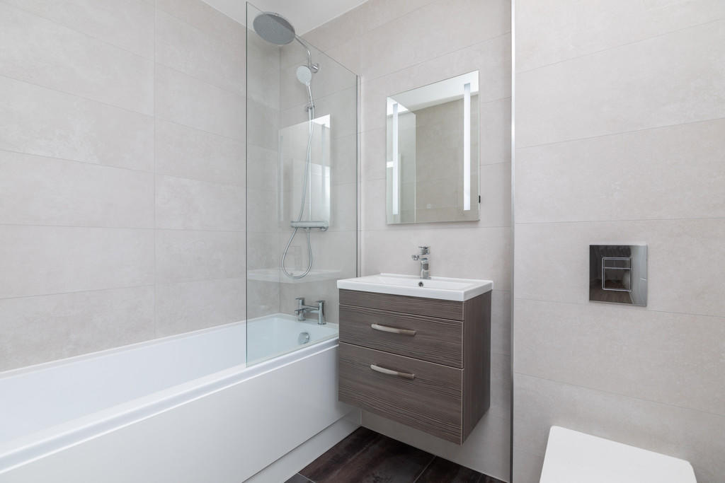 park view bathroom First Step Estate Agents in Arlesey, Stotfold