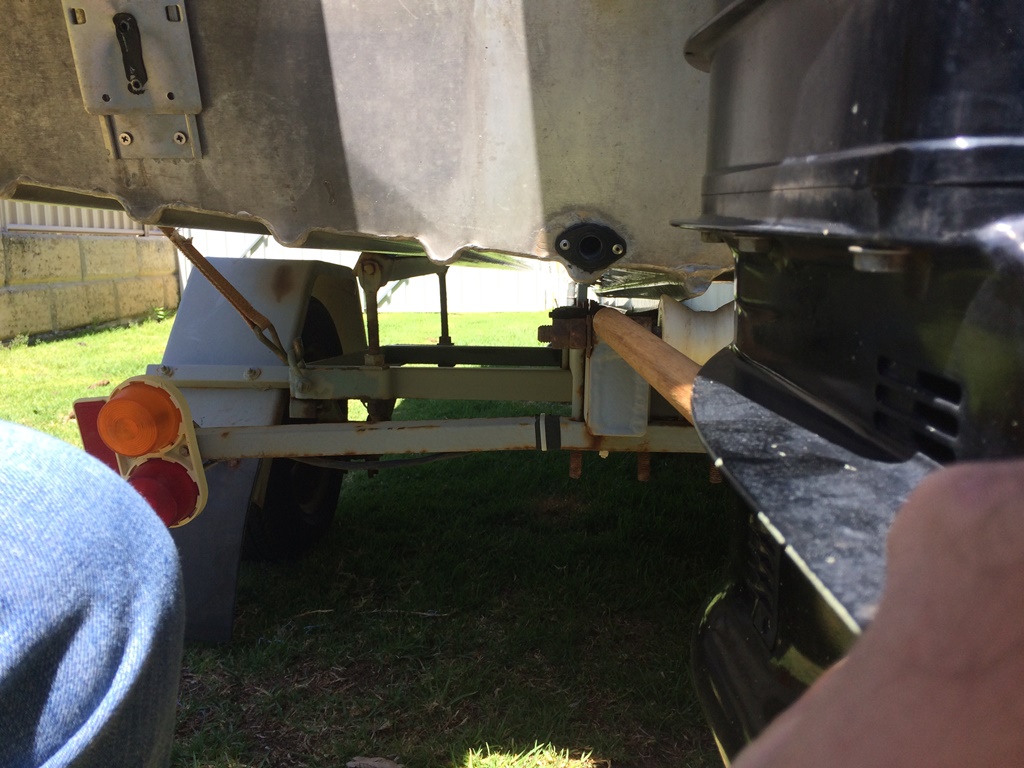 Outboard Mounted Too Low? | Fishing - Fishwrecked.com - Fishing Wa. Fishing Photos & Videos