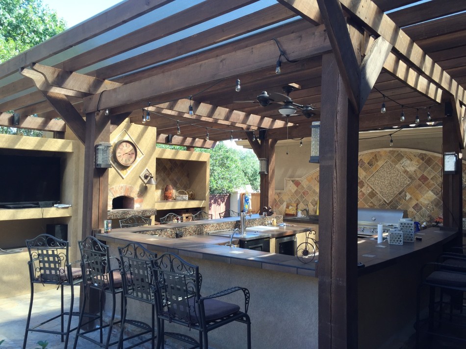 Considering an Outdoor Kitchen? Five Seasons Landscape