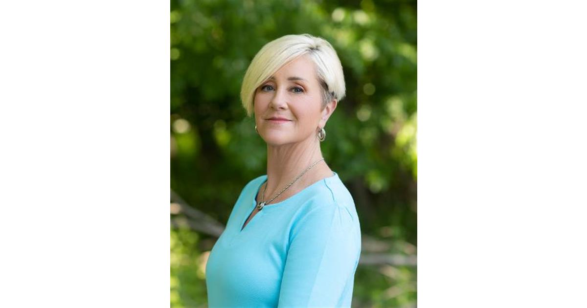 Five Star award winner Dawn E. Kologi Five Star Spotlight