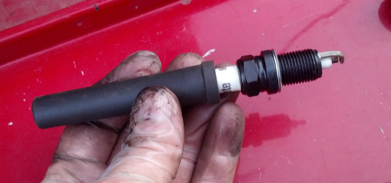 Jeep spark plug installer helper. Don't throw away those old plug wire