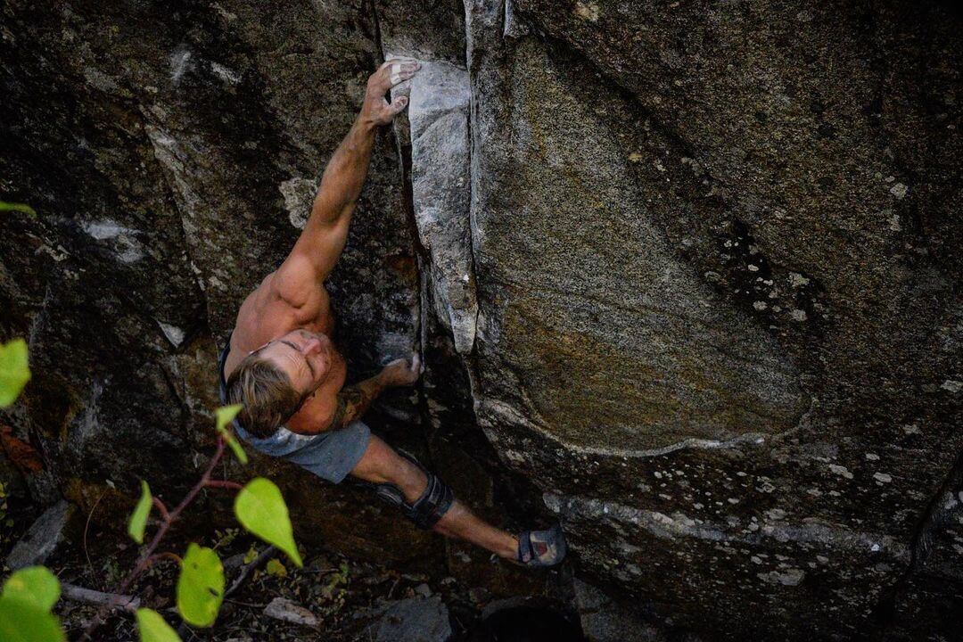 When a Knee Explodes Recovering from a Climbing Injury Flashed