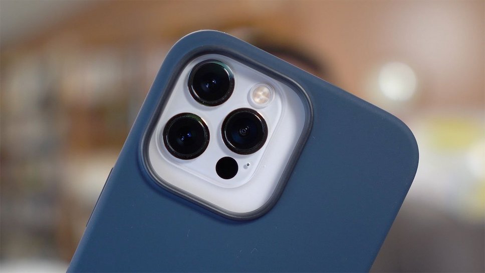 เคส iPhone 13 Pro แสดงให้เห็นว่ามีกรอบกันชนกล้องหลัง ใหญ่กว่ารุ่นก่อน