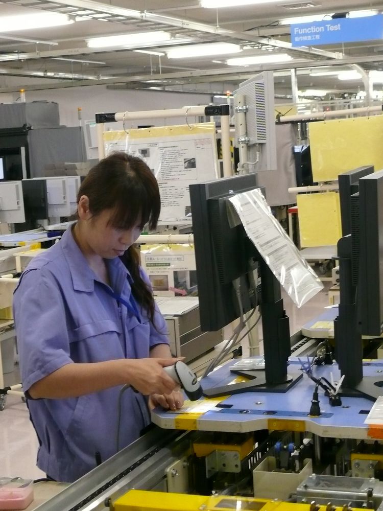 How a screen is manufactured & assembled FlatpanelsHD